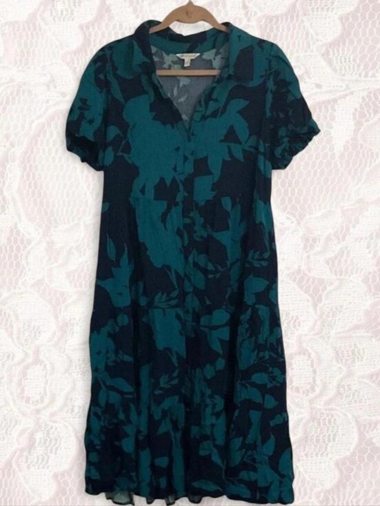 crown & ivy Dresses & Skirts - crown & ivy Teal and Navy Floral V-Neck Midi Dress XL
